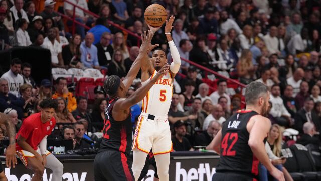  老鹰逆转猛龙，特雷杨三分准绝杀  